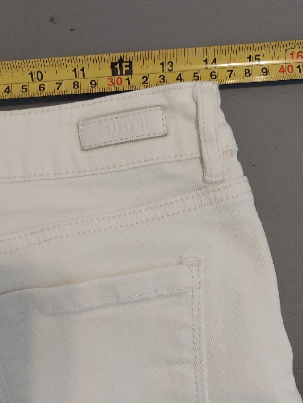 Women's BlankNYC The Baxter Off White Button Fly Straight Leg Jeans Size 29 - Picture 6 of 8